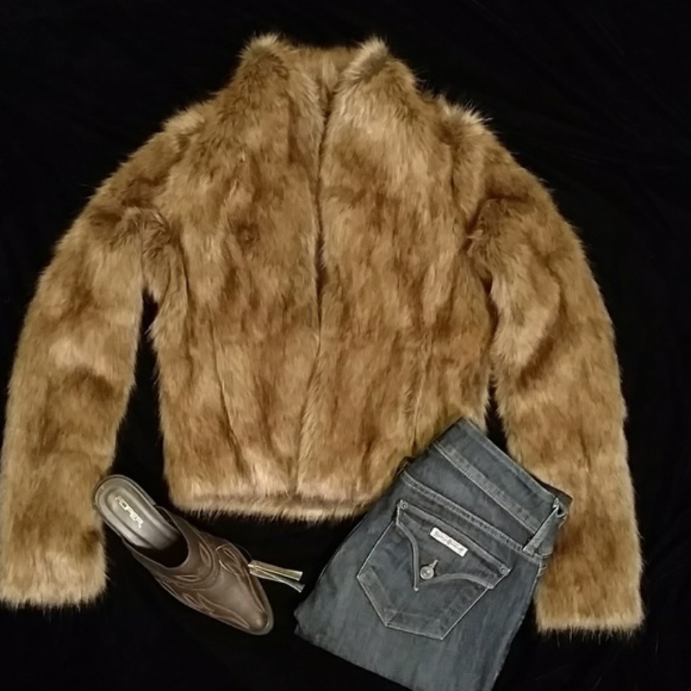 **SOLD**Abercrombie & Fitch faux fur jacket - Picture 2 of 5